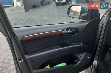 Позашляховик / Кросовер Audi Q7 2012 в 