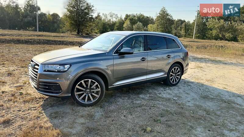 Внедорожник / Кроссовер Audi Q7 2017 в Шостке