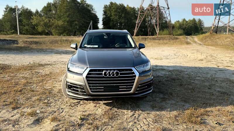 Внедорожник / Кроссовер Audi Q7 2017 в Шостке