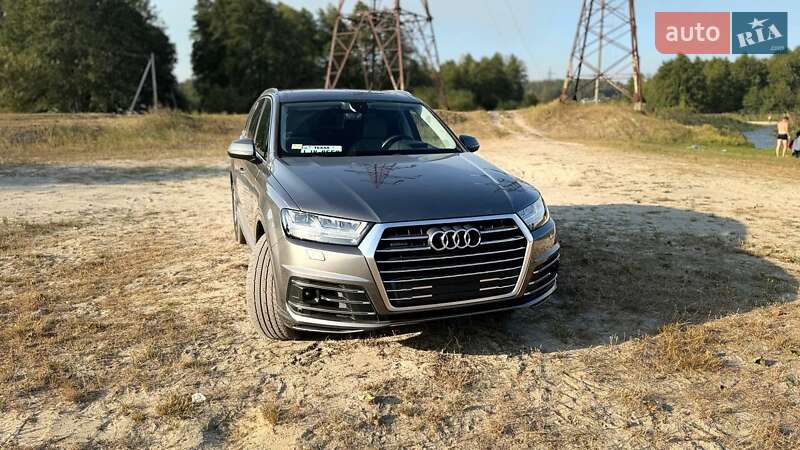 Внедорожник / Кроссовер Audi Q7 2017 в Шостке