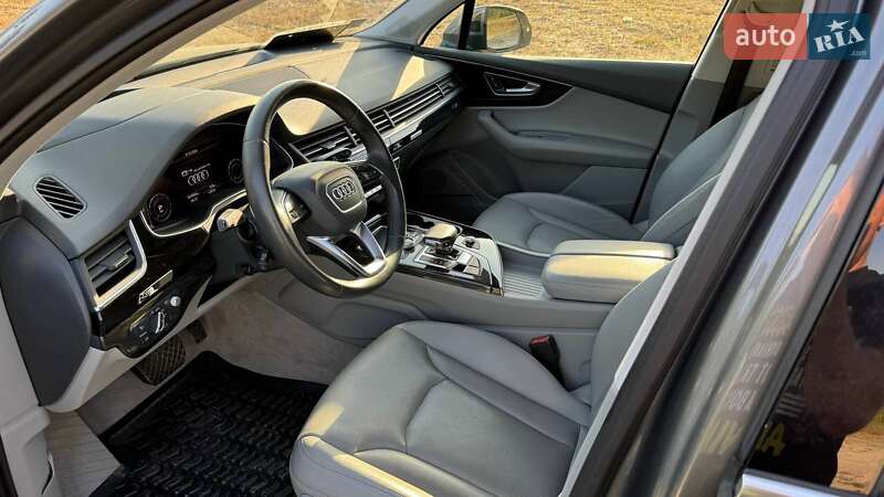 Внедорожник / Кроссовер Audi Q7 2017 в Шостке