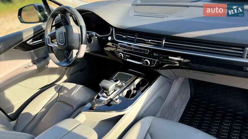 Внедорожник / Кроссовер Audi Q7 2017 в Шостке