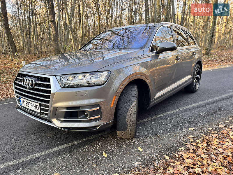 Позашляховик / Кросовер Audi Q7 2017 в Луцьку