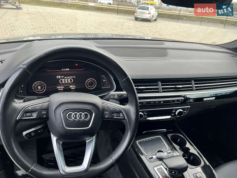 Позашляховик / Кросовер Audi Q7 2017 в Луцьку