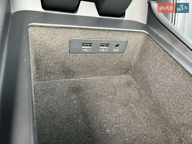 Позашляховик / Кросовер Audi Q7 2017 в Луцьку