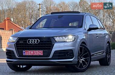 Внедорожник / Кроссовер Audi Q7 2017 в Ровно