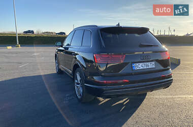 Внедорожник / Кроссовер Audi Q7 2017 в 