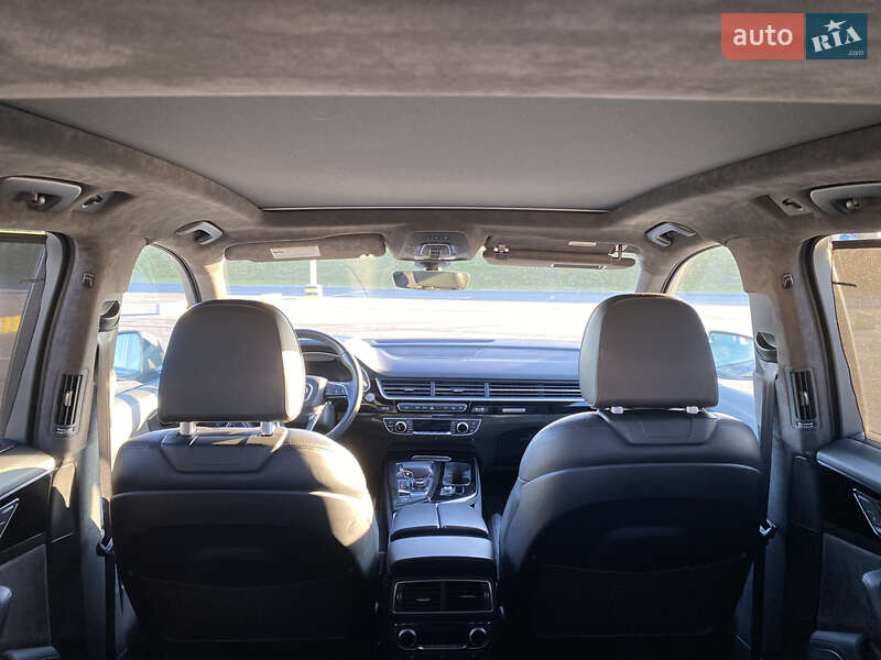 Позашляховик / Кросовер Audi Q7 2017 в Львові