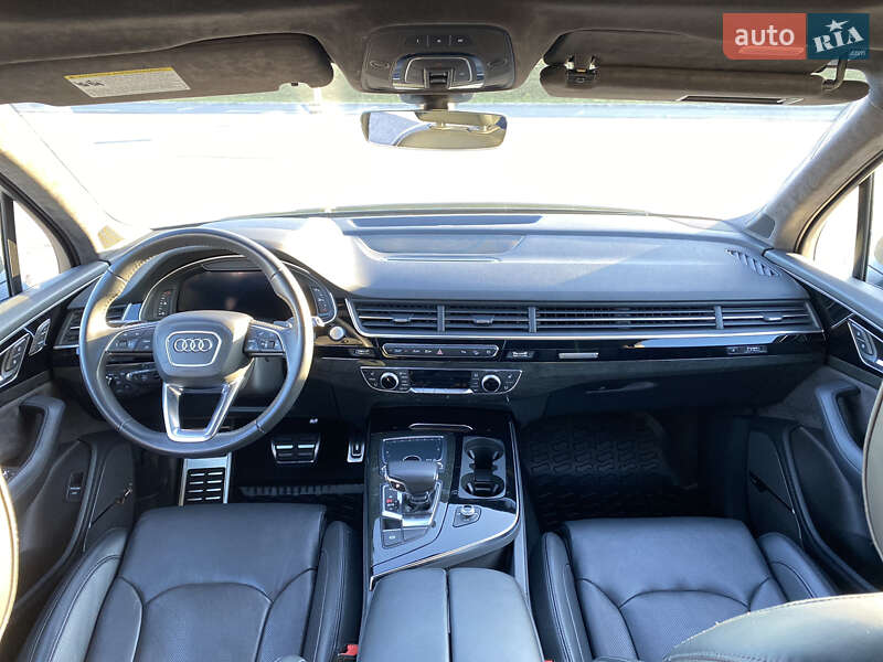 Позашляховик / Кросовер Audi Q7 2017 в Львові