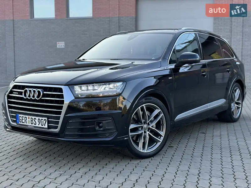 Внедорожник / Кроссовер Audi Q7 2016 в 