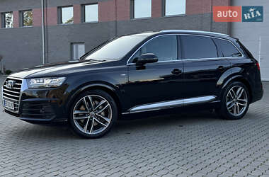 Внедорожник / Кроссовер Audi Q7 2016 в 