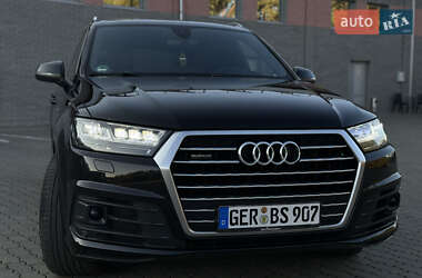 Внедорожник / Кроссовер Audi Q7 2016 в 