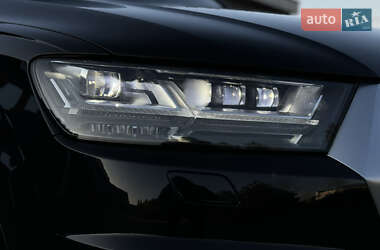 Внедорожник / Кроссовер Audi Q7 2016 в 
