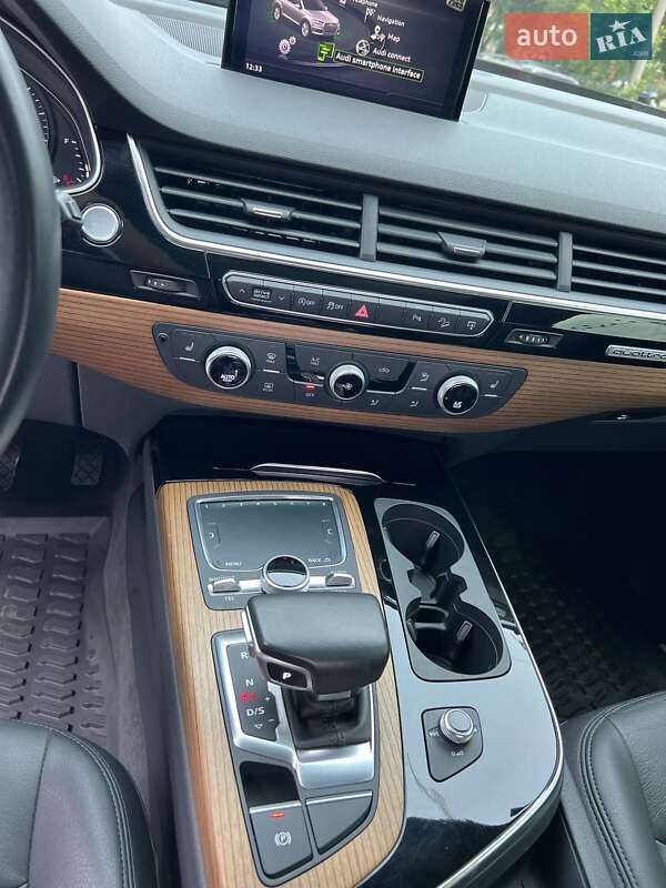 Позашляховик / Кросовер Audi Q7 2016 в Києві