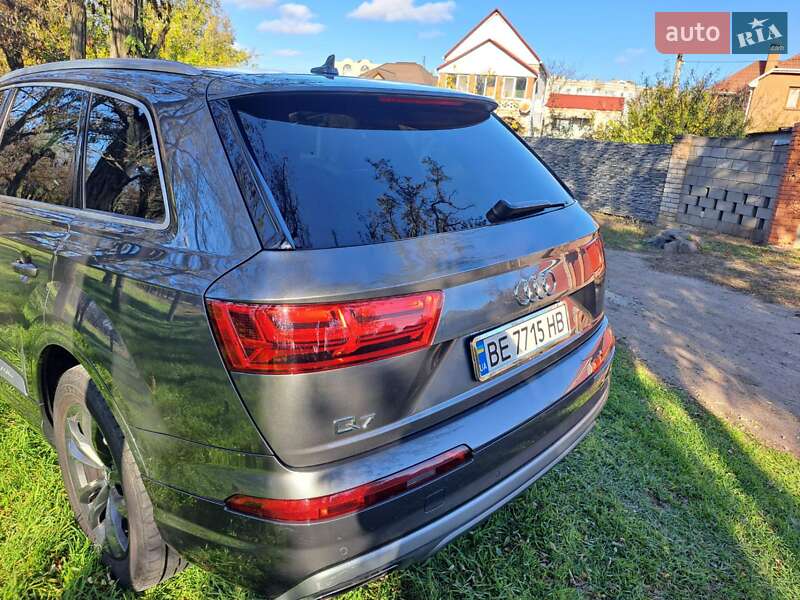 Позашляховик / Кросовер Audi Q7 2018 в Миколаєві
