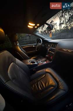 Внедорожник / Кроссовер Audi Q7 2014 в 