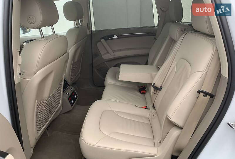 Позашляховик / Кросовер Audi Q7 2013 в Львові