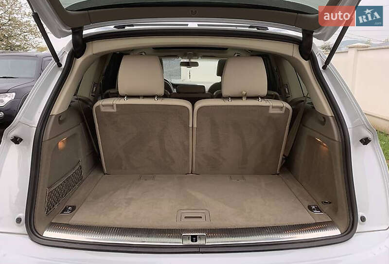 Позашляховик / Кросовер Audi Q7 2013 в Львові