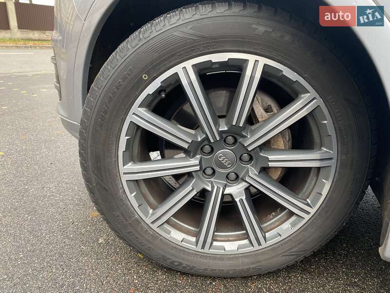 Позашляховик / Кросовер Audi Q7 2015 в Чернігові