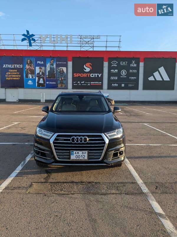 Позашляховик / Кросовер Audi Q7 2018 в Рівному