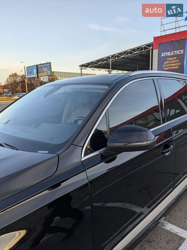 Позашляховик / Кросовер Audi Q7 2018 в Рівному