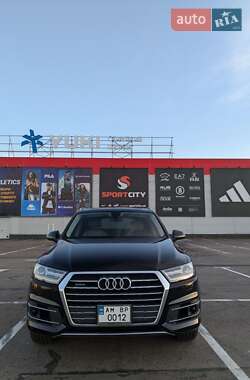 Внедорожник / Кроссовер Audi Q7 2018 в 