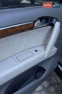 Внедорожник / Кроссовер Audi Q7 2009 в 