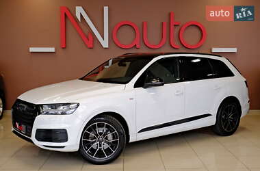 Внедорожник / Кроссовер Audi Q7 2018 в 