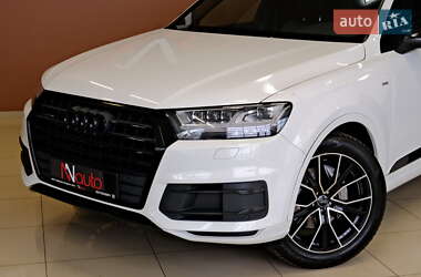 Внедорожник / Кроссовер Audi Q7 2018 в 