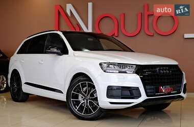 Внедорожник / Кроссовер Audi Q7 2018 в 
