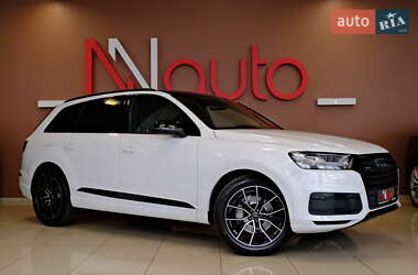 Внедорожник / Кроссовер Audi Q7 2018 в 