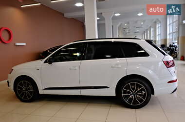 Внедорожник / Кроссовер Audi Q7 2018 в 