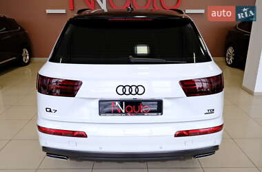 Внедорожник / Кроссовер Audi Q7 2018 в 