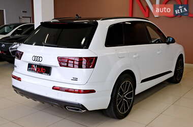 Внедорожник / Кроссовер Audi Q7 2018 в 