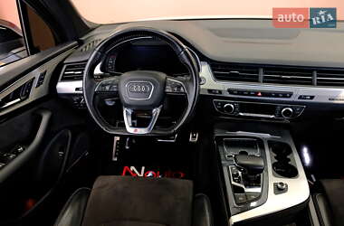 Внедорожник / Кроссовер Audi Q7 2018 в 