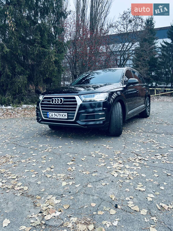 Позашляховик / Кросовер Audi Q7 2015 в Умані