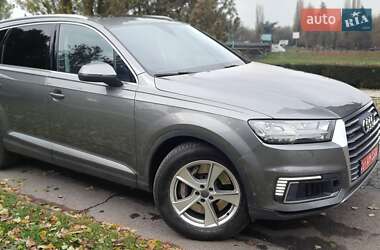 Внедорожник / Кроссовер Audi Q7 2016 в 