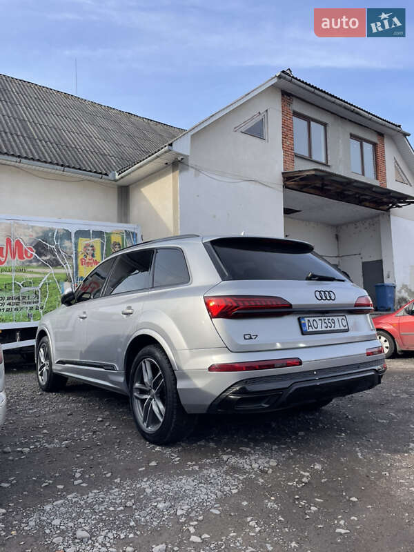 Позашляховик / Кросовер Audi Q7 2019 в Ужгороді