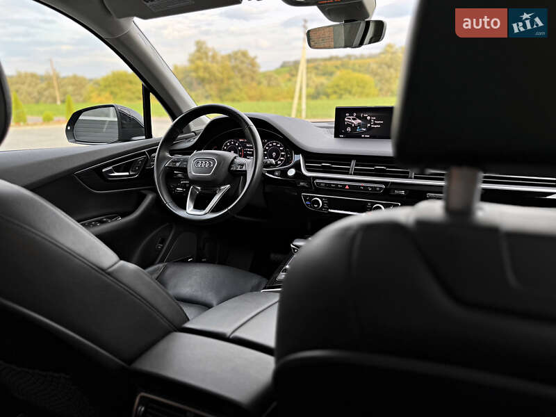 Позашляховик / Кросовер Audi Q7 2019 в Чернівцях