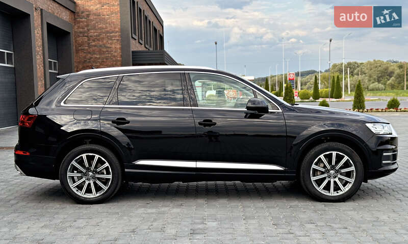 Позашляховик / Кросовер Audi Q7 2019 в Чернівцях