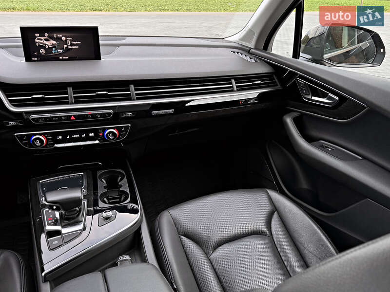 Позашляховик / Кросовер Audi Q7 2019 в Чернівцях