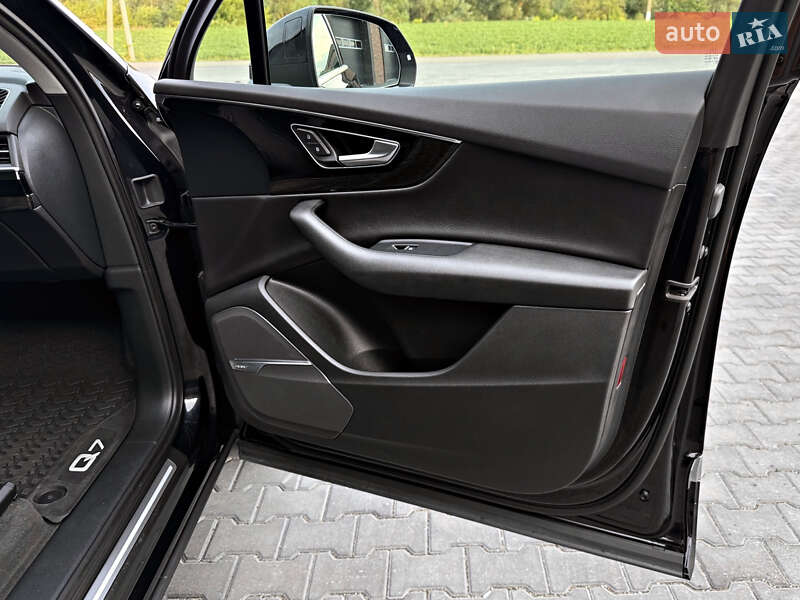 Позашляховик / Кросовер Audi Q7 2019 в Чернівцях