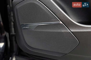 Позашляховик / Кросовер Audi Q7 2019 в 