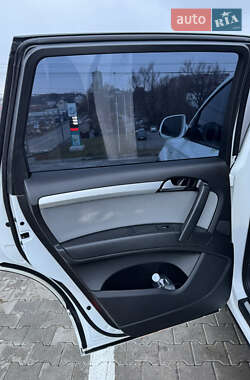 Внедорожник / Кроссовер Audi Q7 2011 в Черновцах