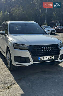 Позашляховик / Кросовер Audi Q7 2017 в 