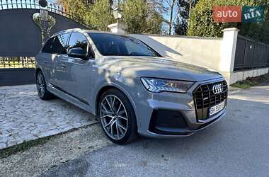 Внедорожник / Кроссовер Audi Q7 2022 в 