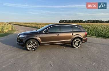 Позашляховик / Кросовер Audi Q7 2013 в 