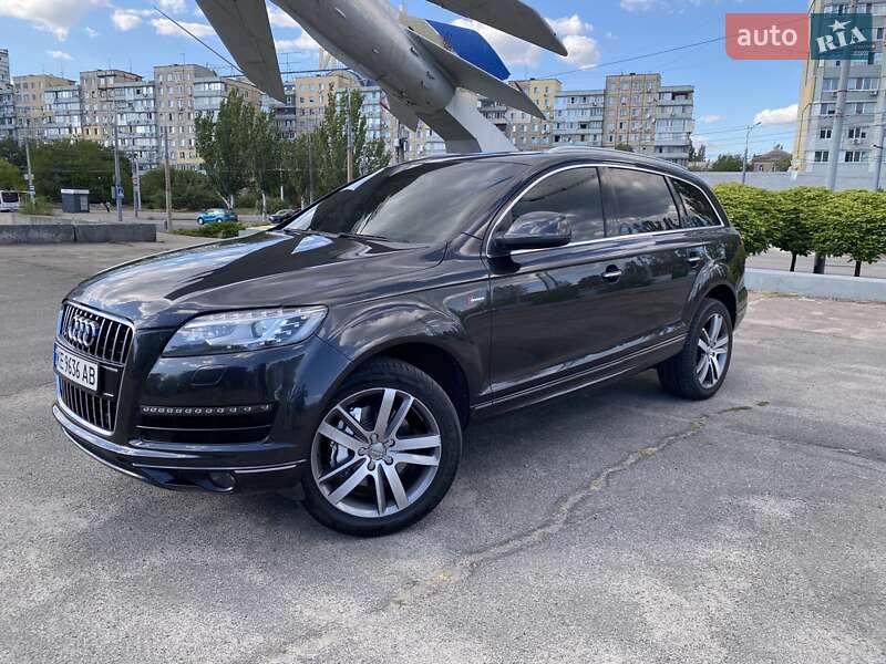 Позашляховик / Кросовер Audi Q7 2013 в Дніпрі