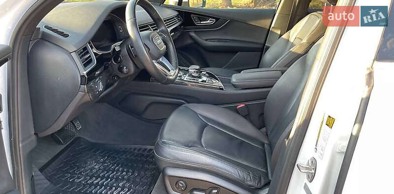 Позашляховик / Кросовер Audi Q7 2016 в Львові
