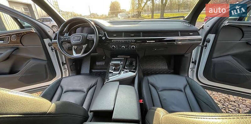 Позашляховик / Кросовер Audi Q7 2016 в Львові